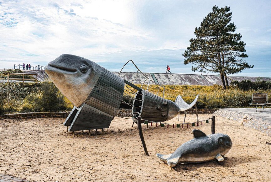 Schweinswal als Spiel- und Klettergerüst