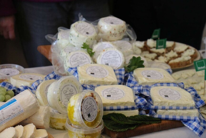 abgepackter Käse von der Friesischen Schafskäserei 