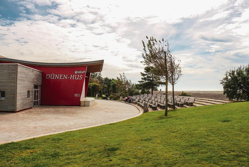 Außenansicht vom Dünen-Hus ohne Publikum