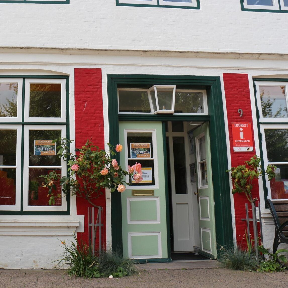 Eingangsbereich der Tourist-Information in Friedrichstadt