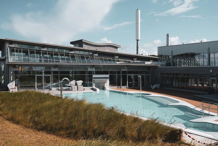 (c)TZ-SPO_Dünen-Therme2023 Außenbecken der Dünen-Therme