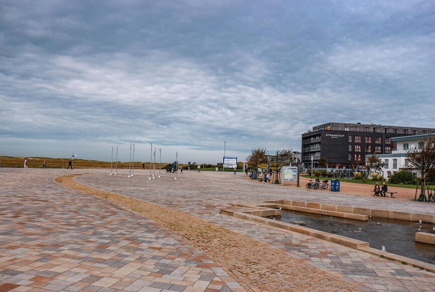 Blick auf der Buhne Richtung StrandGut Hotel