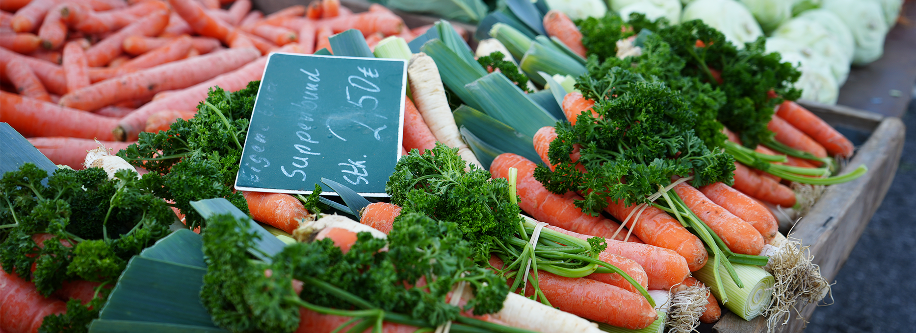 frisches Gemüse vom Wochenmarkt
