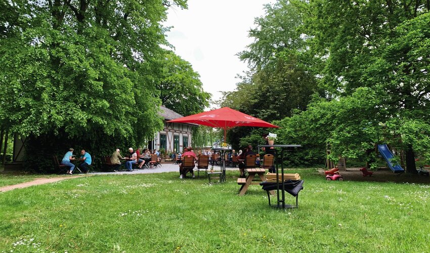 Blick auf den Außenbereich des Cafés Schweizer Haus