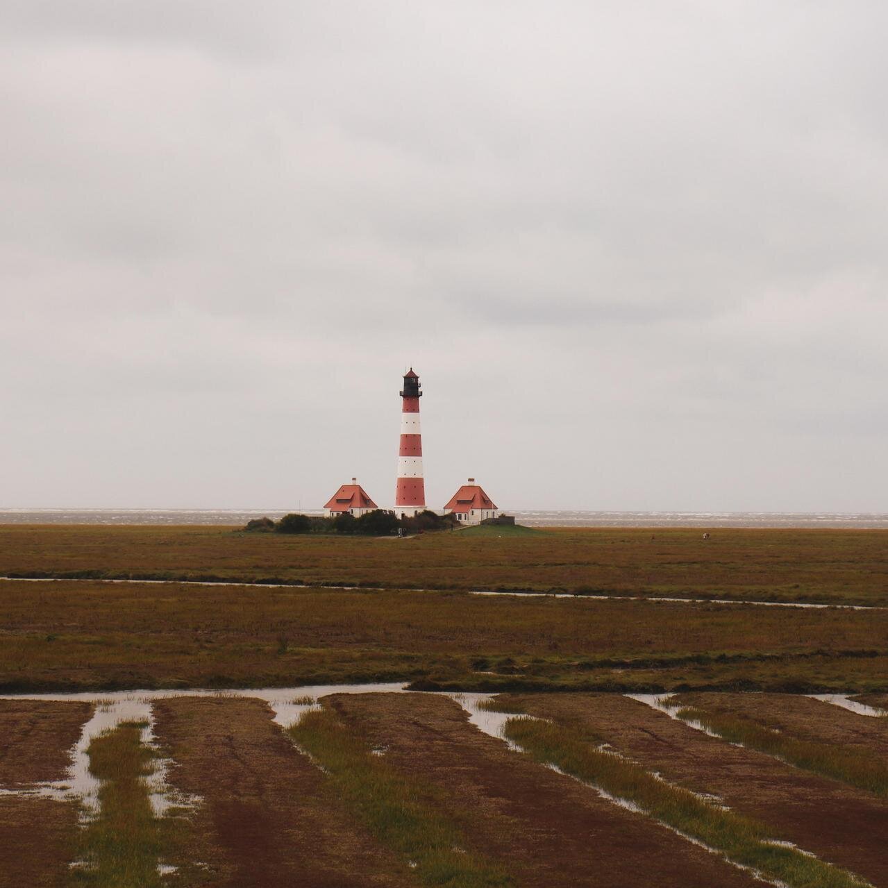 Westerhever Leuchtturm an einem grauen Tag