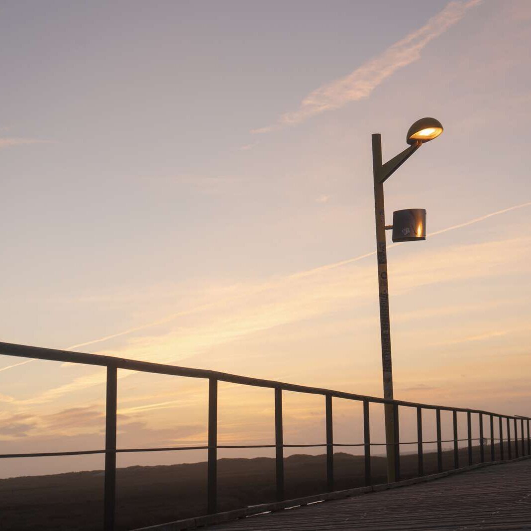 Seebrücke bei Sonnenuntergang 