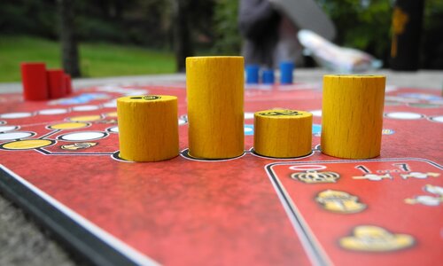 Gesellschaftsspiele auf der Erlebnis-Wiese