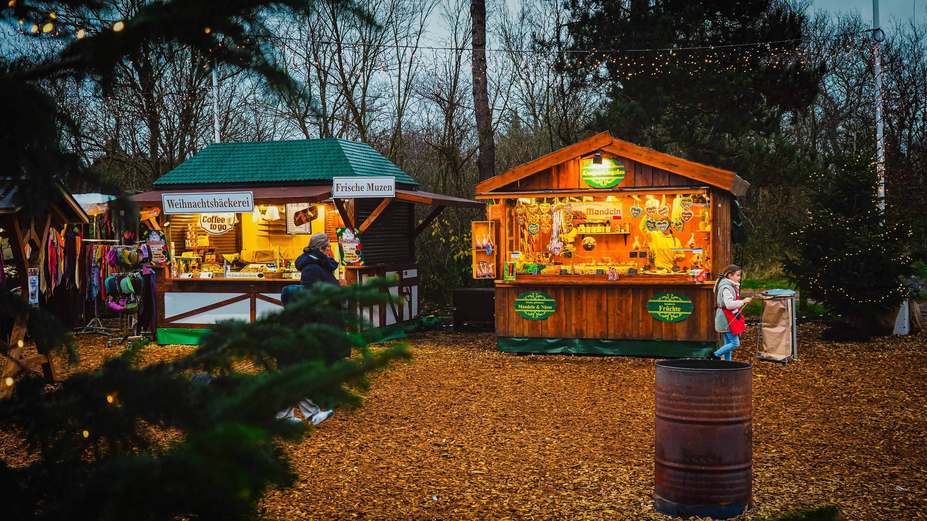 Weihnachtsmarkt SPO_2024_Hütten